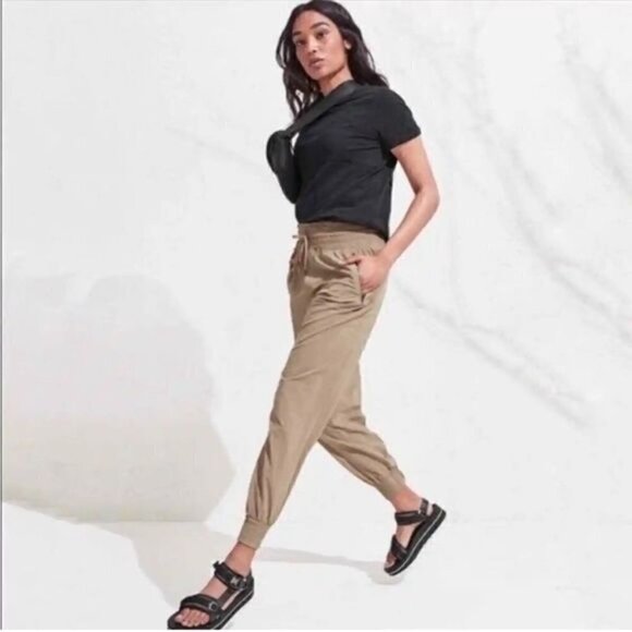Athleta Camden Jogger Pants Tan Lounge Travel Style 486192 Sz 6 - Picture 15 of 15